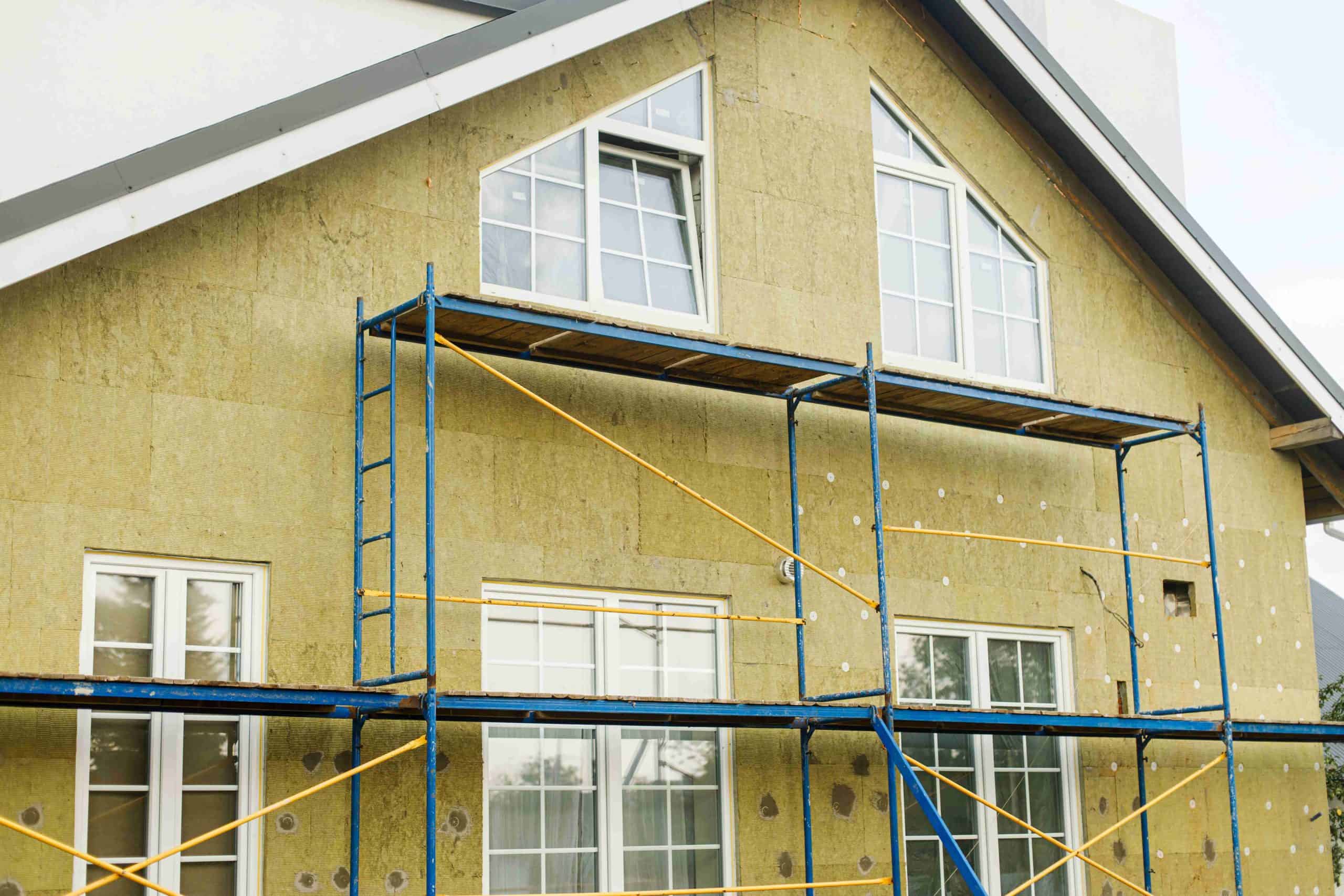 Rénovation énergétique de votre maison : travaux, coûts et aides